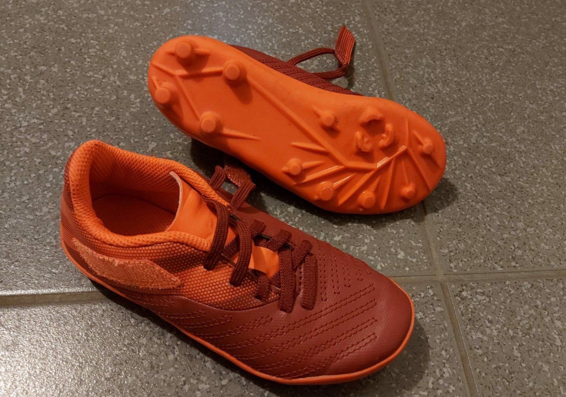 Decathlon Schuhe für Mädchen: Fussballschuhe Mädchen – Gebraucht aus Luzern von olympia81 1