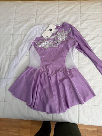 Neue Eiskunstlauf/Gymnastik Kürkleid Gr. 134-140