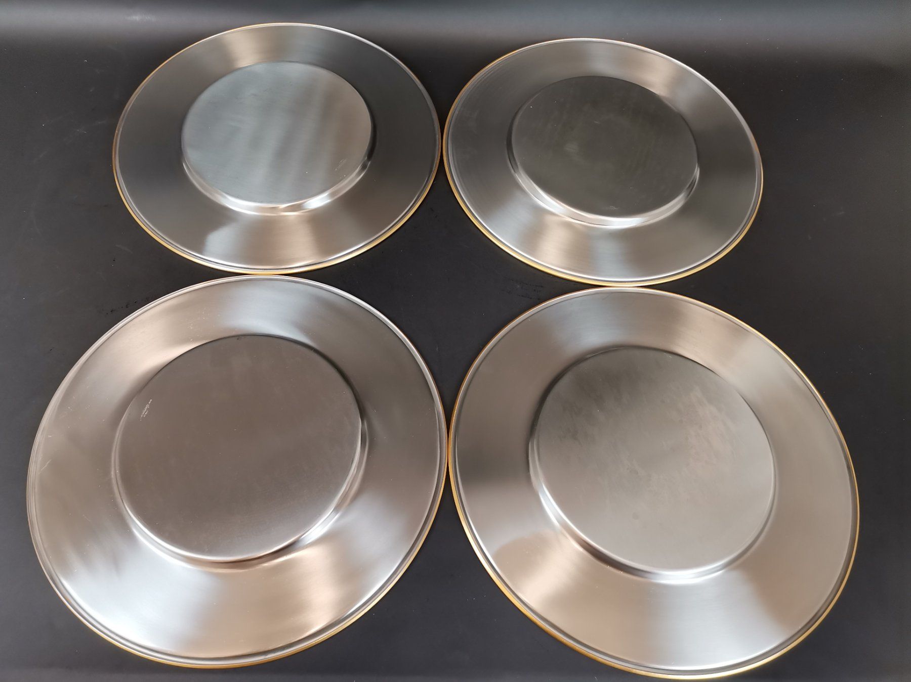 Piatti: MORINOX 8 Platzteller mit Goldrand + 8 Spitzendeko – Usato da Schaffhausen venduto da Restwert_SH 5