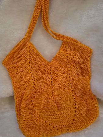 Gehäkelte Tragetasche in leuchtendem Orange - Sommer-Look!