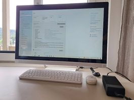 HP Pavillion 27" All-in-One PC | i5 | 8GB | 1TB | CH-Set