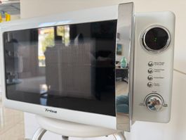 Trisa Mikrowelle weiss Top Zustand 20L