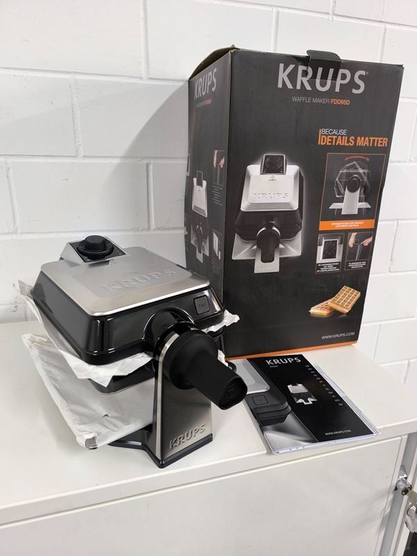Küchengeräte: KRUPS Waffle Maker – Neu (gemäss Beschreibung) aus Rüti ZH von Restwert_Rueti_ZH