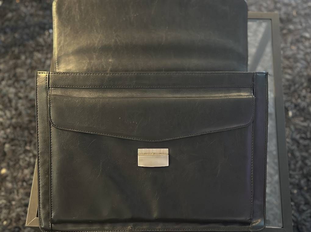 Koffer & Taschen: Leder Aktentasche – Gebraucht aus Stansstad von isuguitar 2