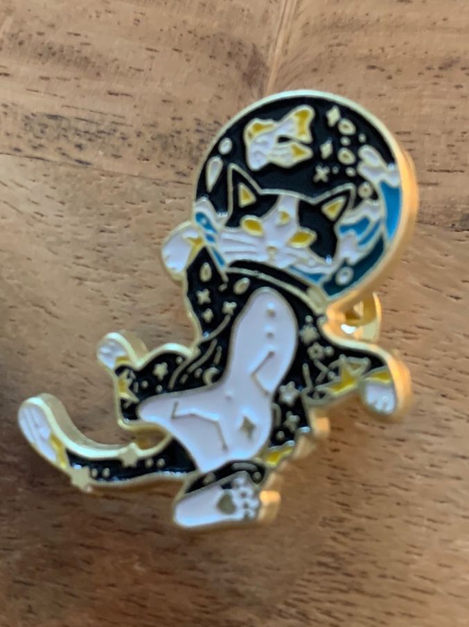 Plaquettes & Badges: Pin Katze Astronaut – Neuf avec emballage d'origine à Geneve par vane267