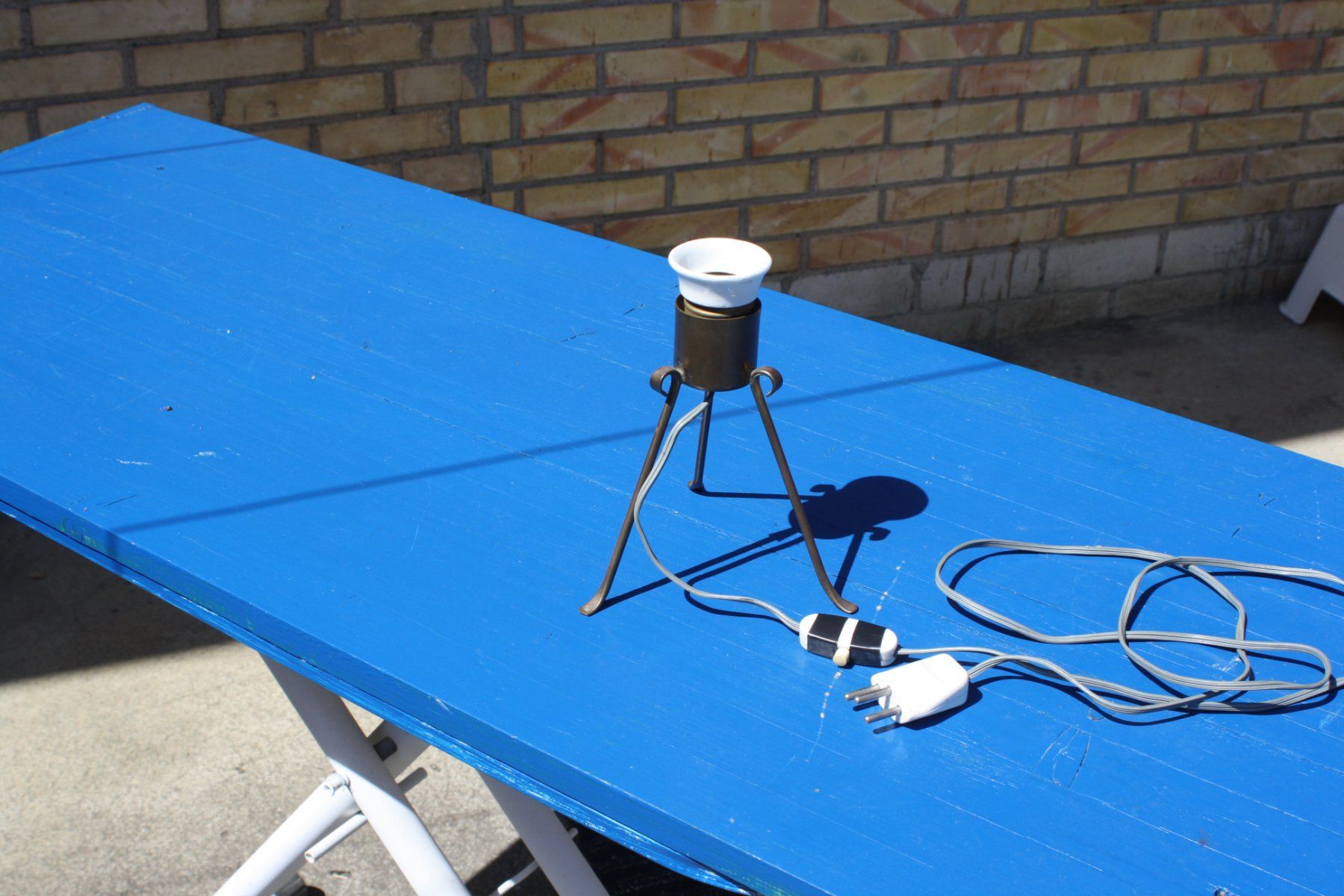 Lampade: ANTIKE LAMPE OHNE SCHIRM – Usato da Wauwil venduto da Pneuedy 2