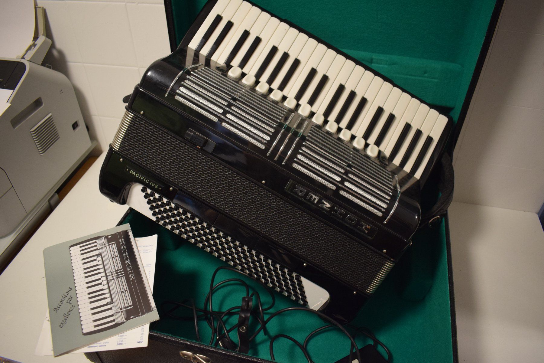 Strumenti musicali: Akkordeon chromatisch Hohner Pacific IV S mit Midi – Usato da Zürich venduto da baumusik 8