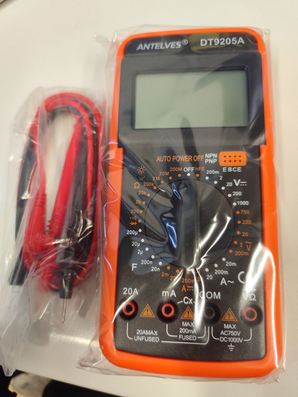 Messen: Multimeter neu verpackt – Neu und originalverpackt aus Schönenwerd von gagau