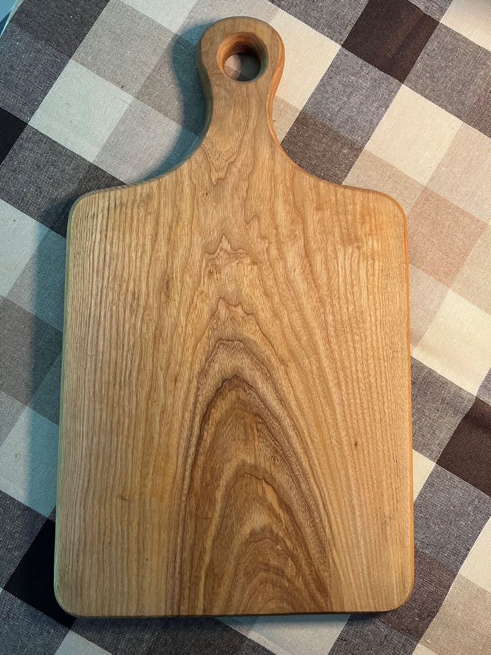 Articoli in legno: Holzschneidebrett oder Aperoplatte – Nuovo e nell'imballaggio originale da Corsier GE venduto da Karol_save_planet