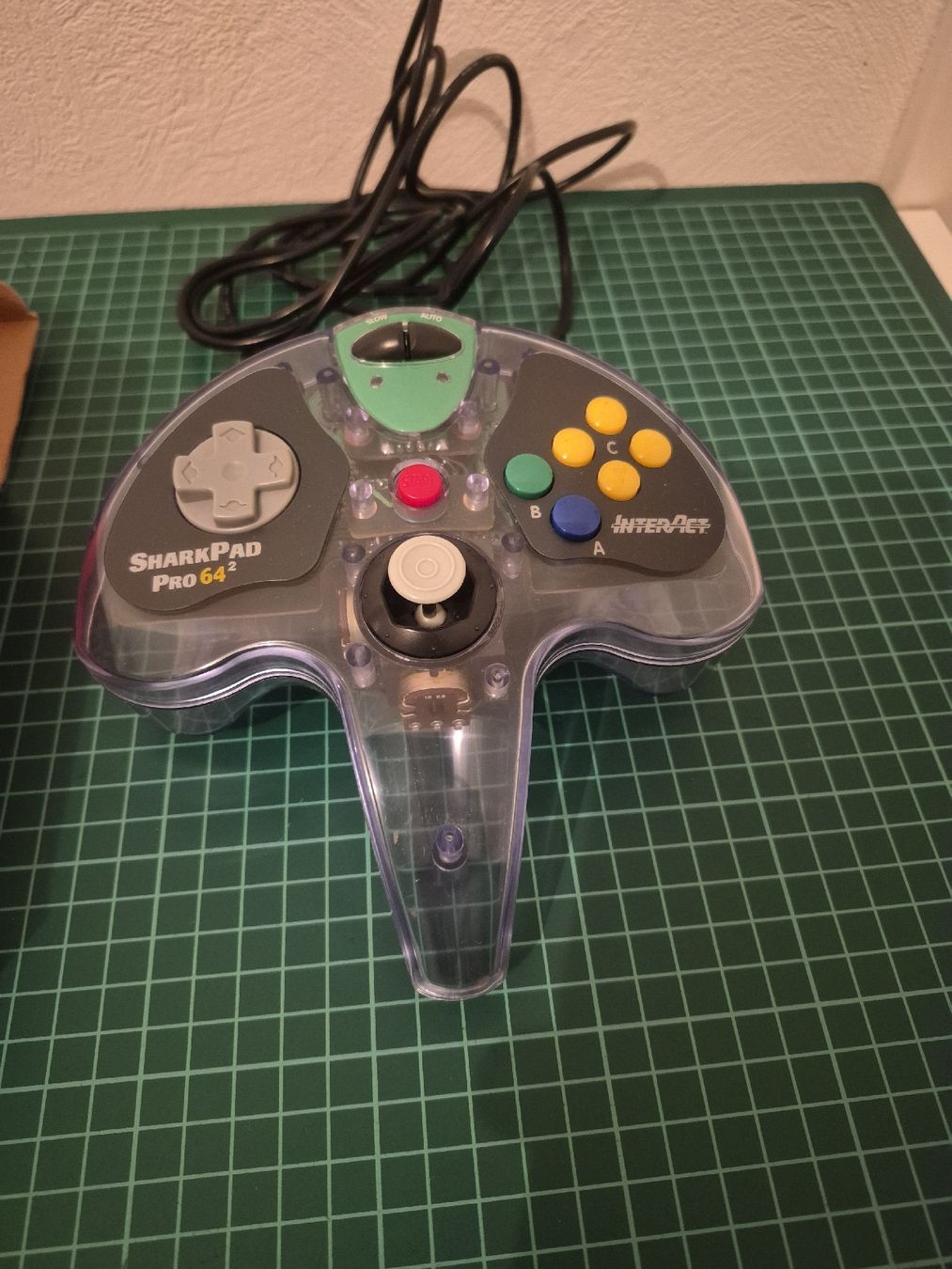 Sharp Controller: Retro N64 Controller - Interact Sharkpad Pro 64 - Clear – Usato da Meyrin venduto da Retro-GZ 1