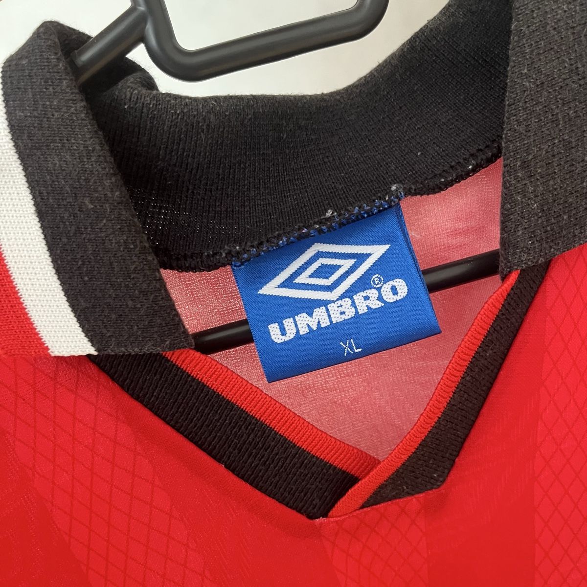 Umbro Canottiere & Pantaloni: Nottingham Forest Trikot Umbro 90s – Usato da Winterthur venduto da LaBodega 3