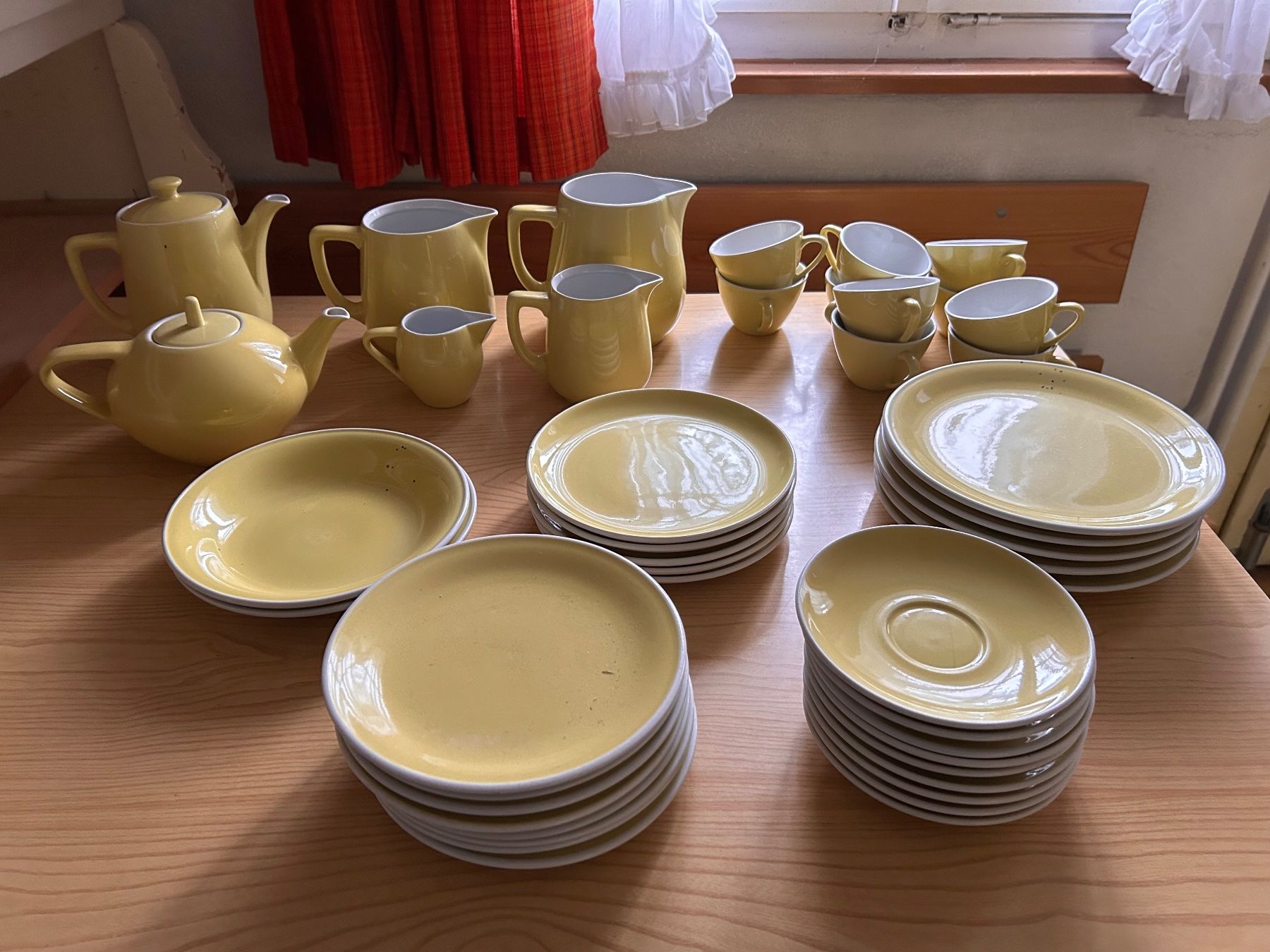 Set di piatti: Geschirrset gelb Keramik – Usato da Ringgenberg BE venduto da MaxMuster10 2