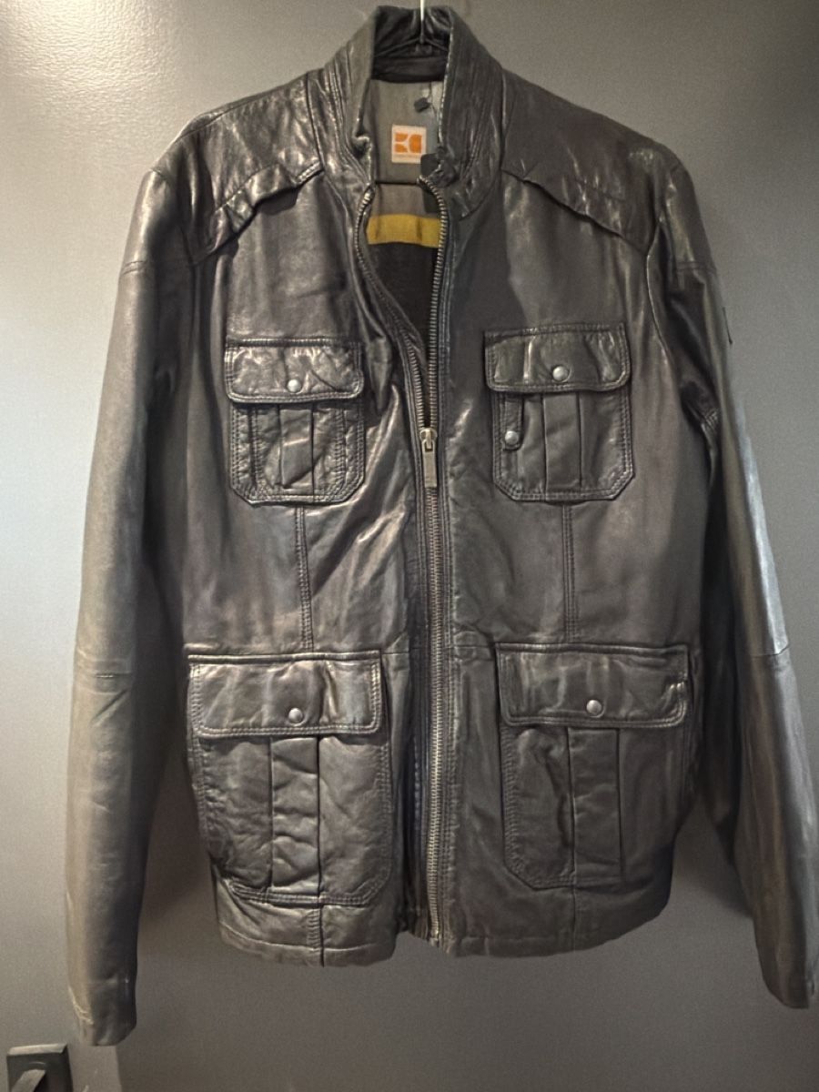 Hugo Boss Giacche: Hugo Boss Orange Lederjacke, Grösse 50 – Nuovo e nell'imballaggio originale da Obersaxen venduto da jen_6dnw