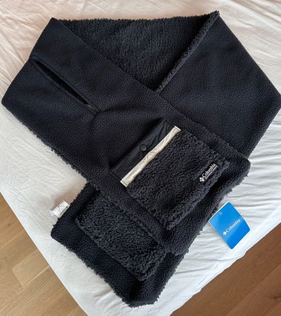 Black Thermal Fleece scarf with pockets (Columbia, Unisex)