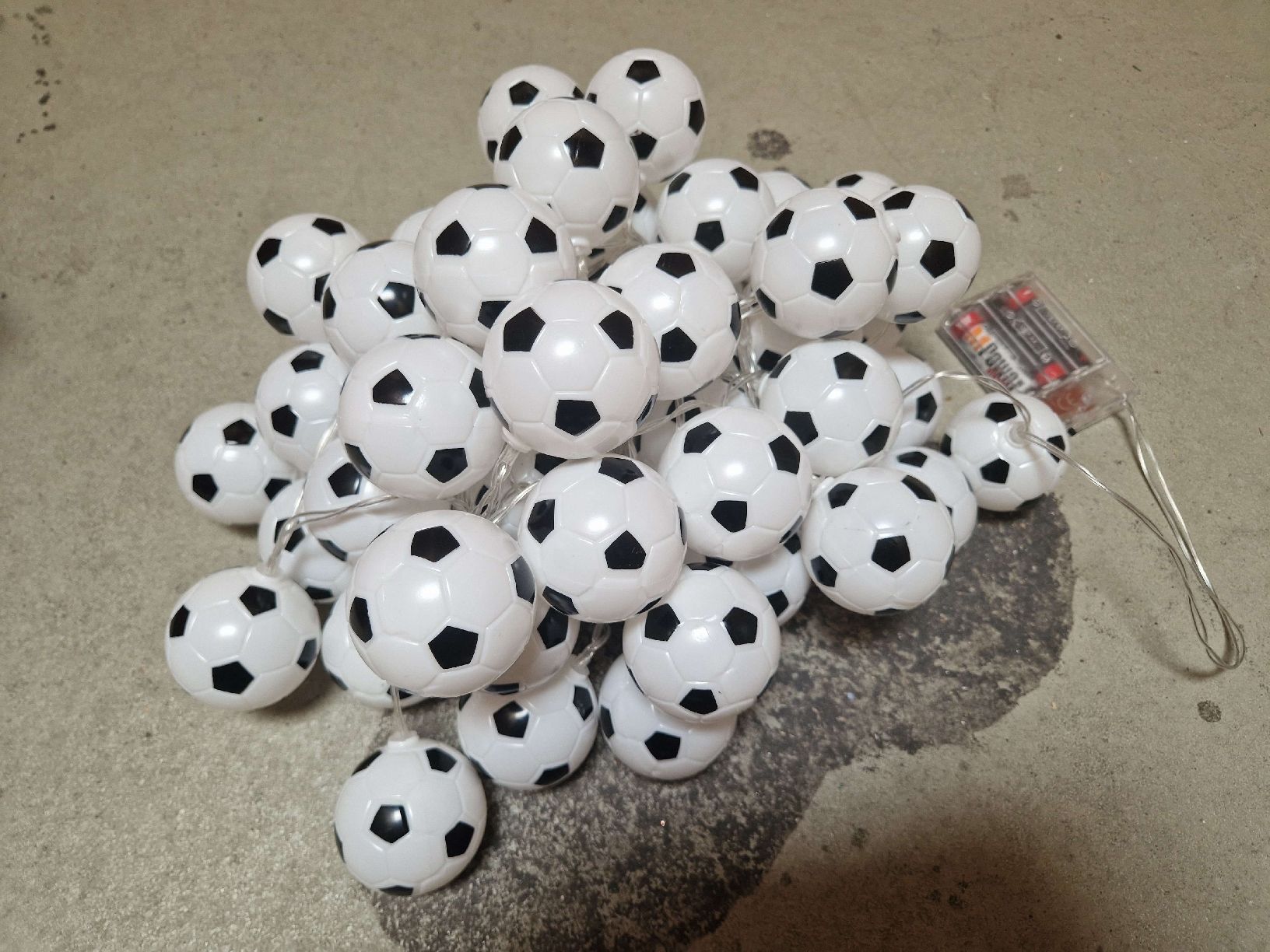 Ghirlande e barre luminose: Lichterkette Fussball 5M mit Batterie – Usato da Zürich venduto da Ischhaltso16