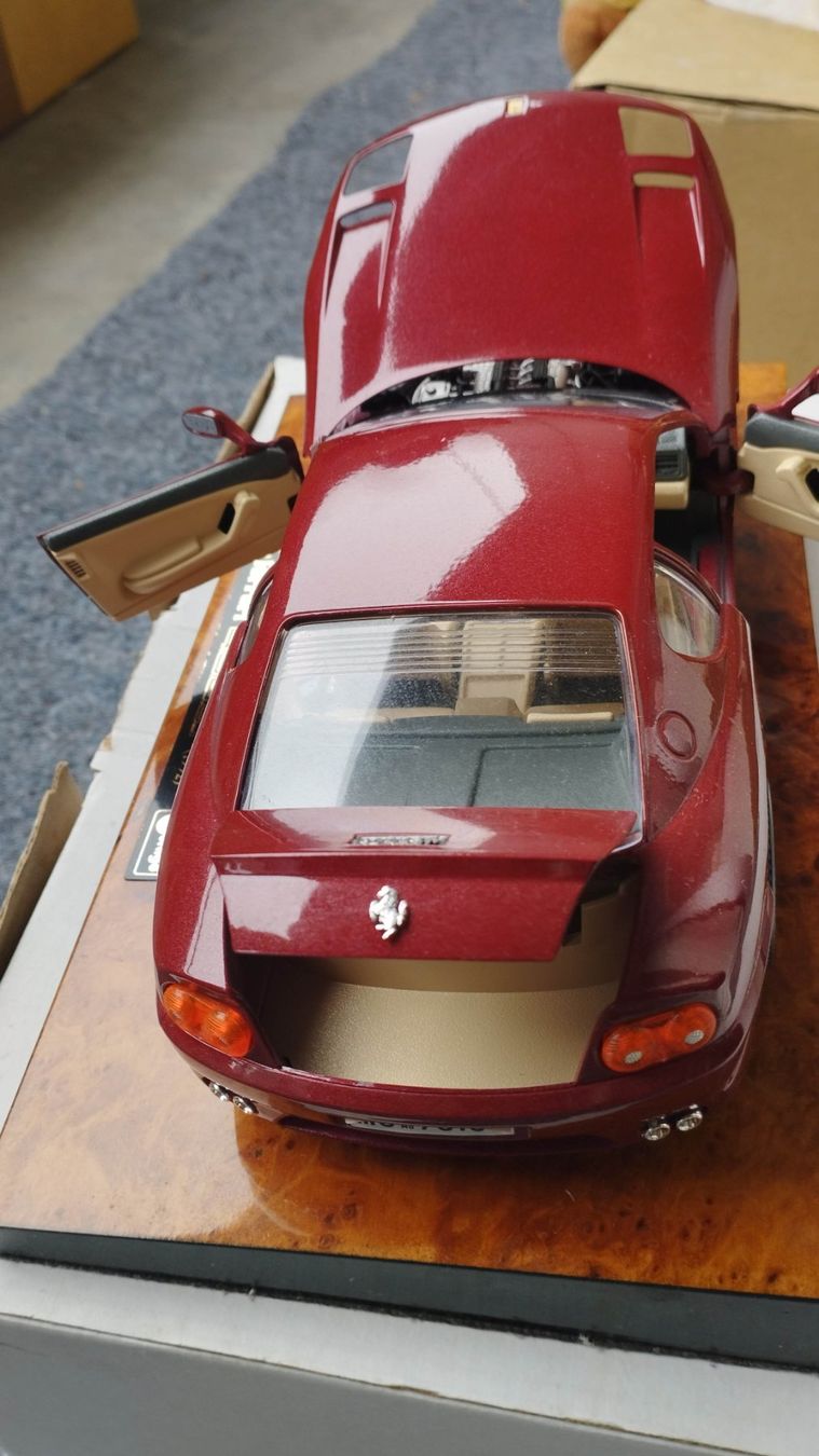 Bburago Modellautos: Ferrari 456GT auf Wurzelholzbasis – Gebraucht aus Chur von oriori 3