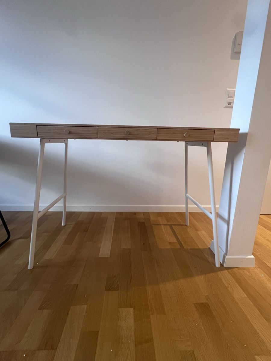 Ikea Schreibtische: IKEA Schreibtisch – Gebraucht aus Zürich von eva_795p