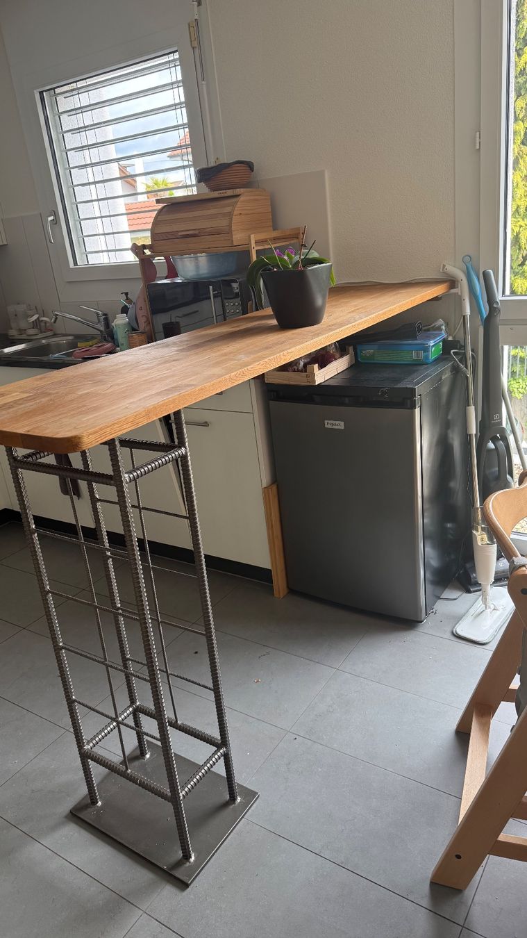 Ladenausstattungen & Messebau: Bartisch – Gebraucht aus Kerns von LaBrigusz