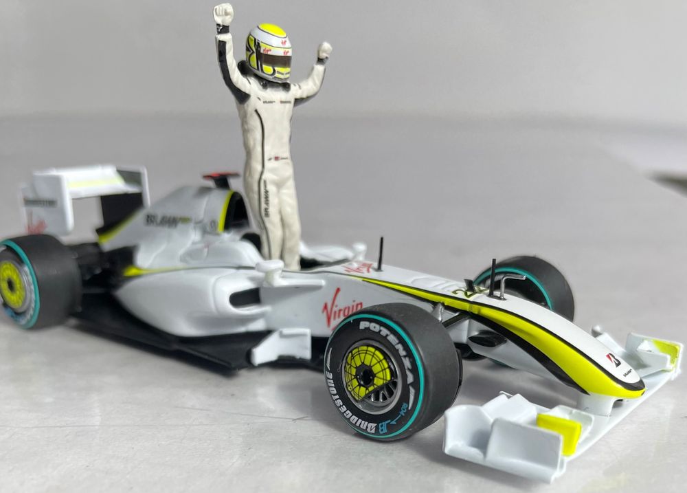 Mercedes-AMG Petronas Formula One Team F1 W15 E Performance – Lewis Hamilton – Winner British GP 2024 W/Flag – Riverina Model Cars Plus