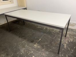 Bürotisch
