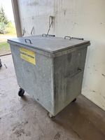 Grosser Haushalt-Container mit Rädern 800 Liter