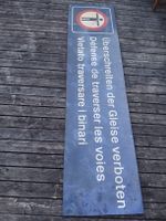 SBB Schild: Überschreiten der Gleise verboten