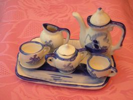 Mini-Caféservice für die Puppenstube mit Hollandmotiv