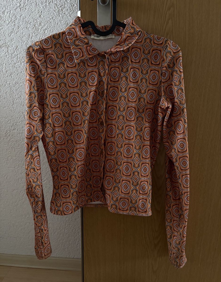 Pull&Bear Top: Pull&Bear Retro Patterned Blouse, Size S - Chic Now! – Nuovo (secondo la descrizione) da Büren an der Aare venduto da zoe_bx5b 1