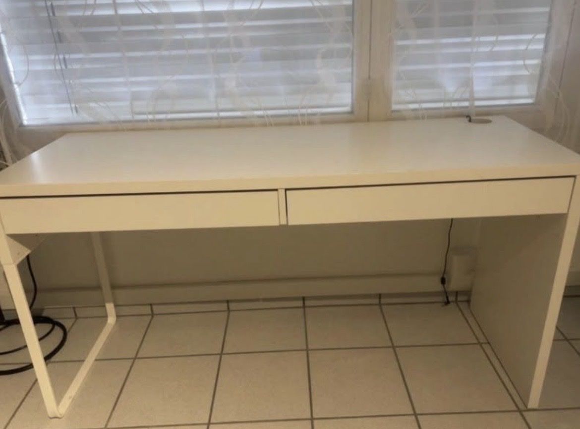 Bureaux: Schreibtisch – D'occasion à Solothurn par sl_27