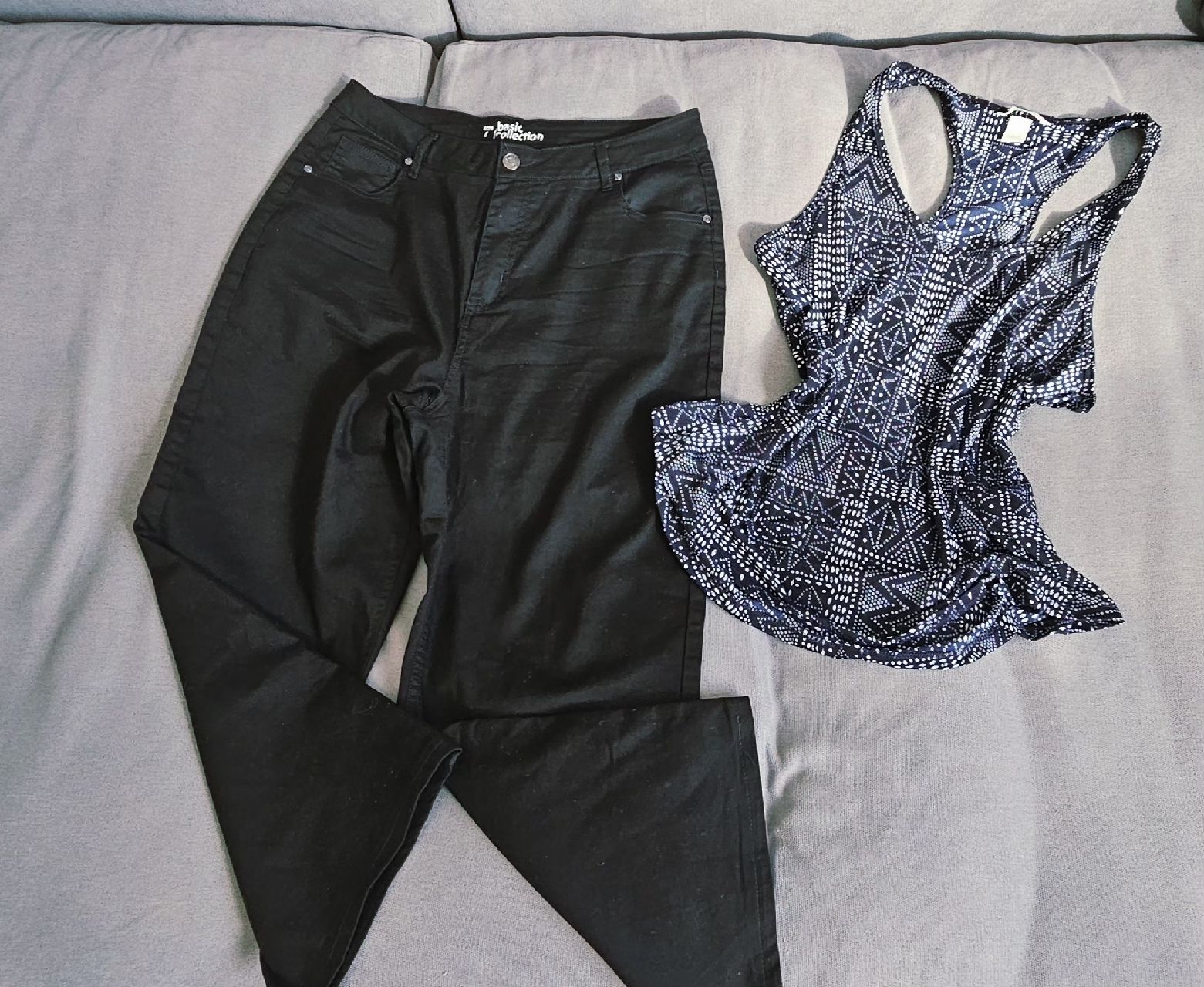 H&M Lotti di vestiti: Black Jeans & Boho Tank Top Set - Summer Ready Outfit – Usato da Rorschach venduto da Alles_9.90