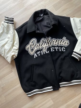 H&M Collegejacke Gr. L California schwarz beige
