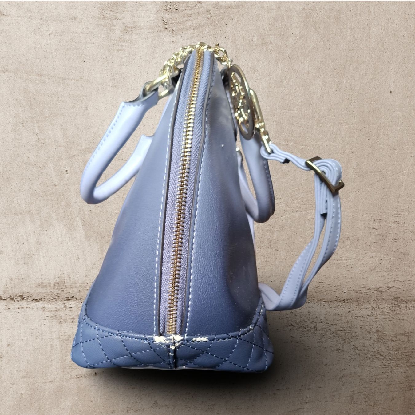 Guess Borse da donna: Sac à main Guess Bleu Dégradé  – Usato da Le Locle venduto da Threads_CH 3