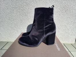 Kennel & Schmenger Samt-Stiefelette schwarz (ungetragen)