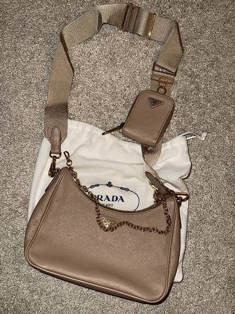 Prada Re-Edition 2005 Tasche aus Saffiano Leder