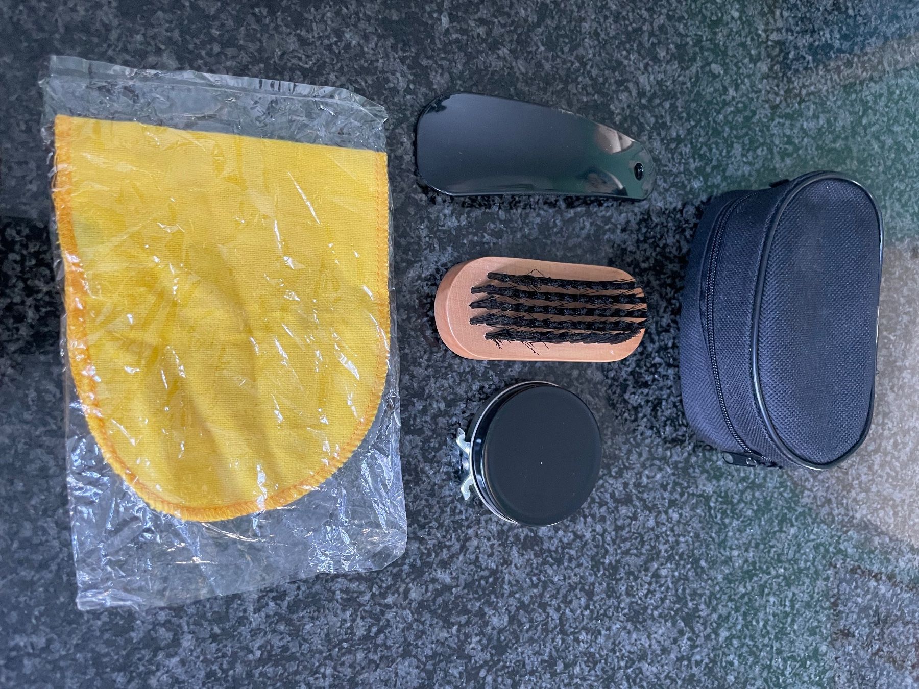 Prodotti di pulizia: Schuhputzset 5-teilig mit Etui neu – Nuovo e nell'imballaggio originale da ossingen venduto da franco057 1