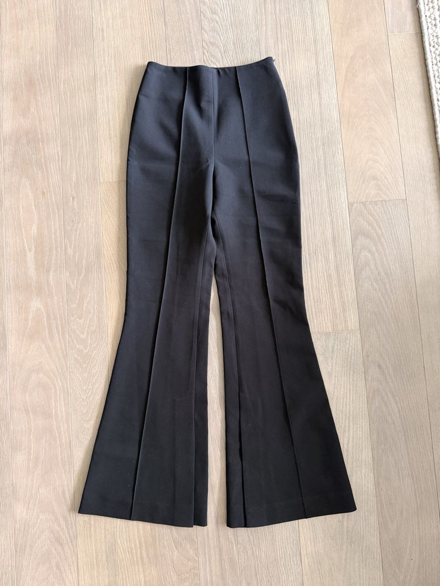 Hosen: Black Flared Size S Trousers – Gebraucht aus Meilen von tan_v628