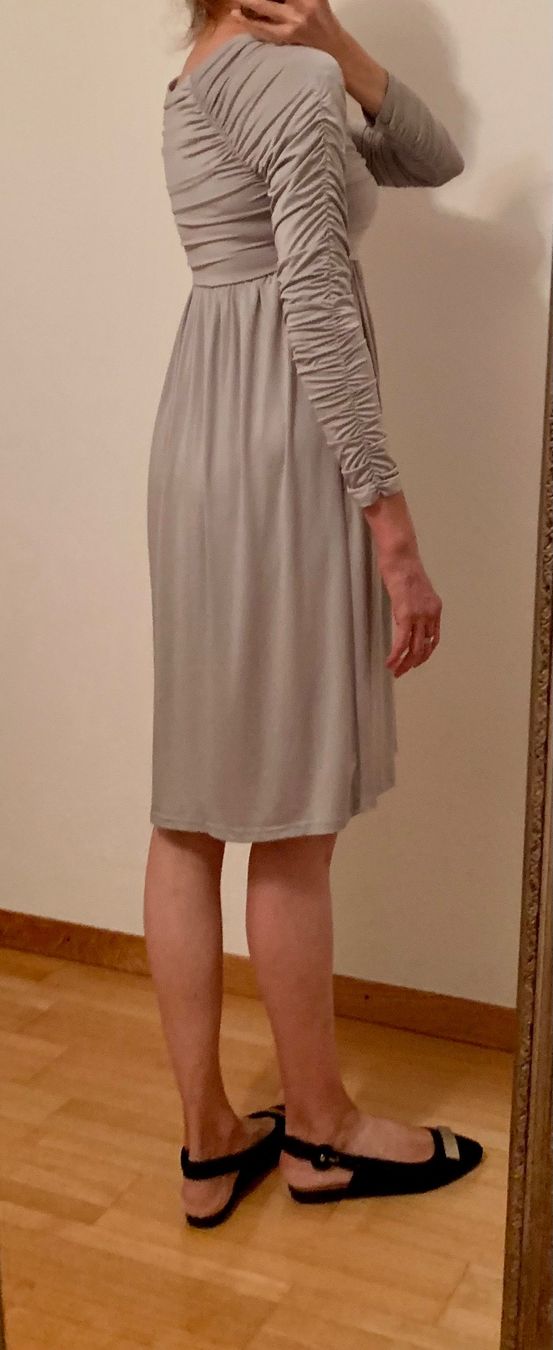 Robes: Sommerliches Kleid, grau, knielang – D'occasion à Maienfeld par mar_59mb 4