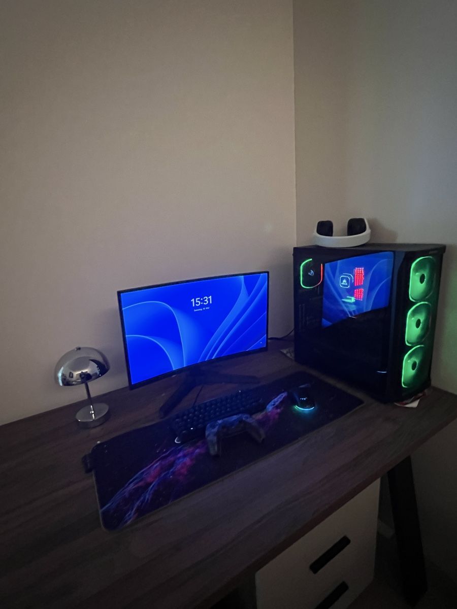 PCs: Gaming Setup – D'occasion à Schindellegi par Daniel-Bill