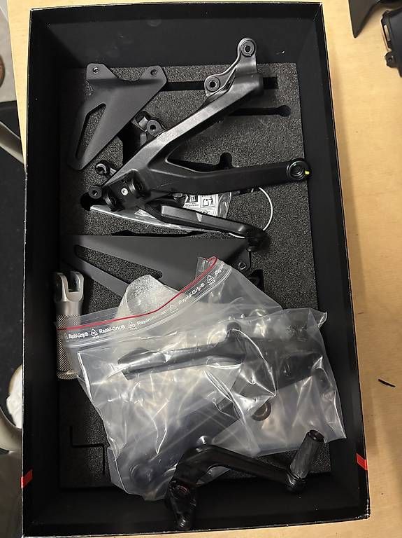 Tutti i ricambio per moto: Fussraster Panigale V4s – Usato da Stans venduto da Forcarspeed