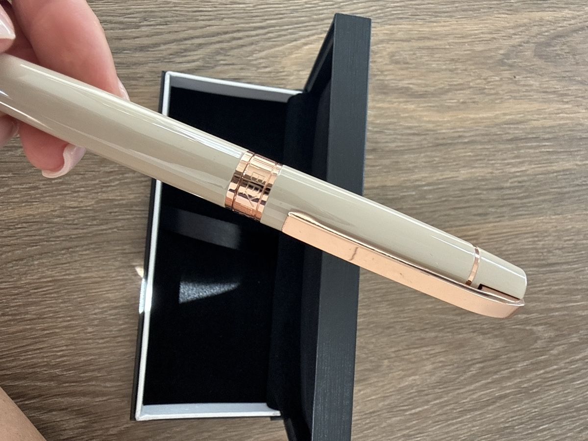 Penna & Evidenziatori: Kugelschreiber Beyer beige mit Etui – Nuovo e nell'imballaggio originale da Wollerau venduto da isa_fx8n 2
