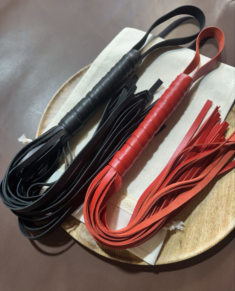 Altro in Accessori per animali: Handgefertigter Leder-Flogger – Nuovo e nell'imballaggio originale da Mettmenstetten venduto da vad_57p2 2