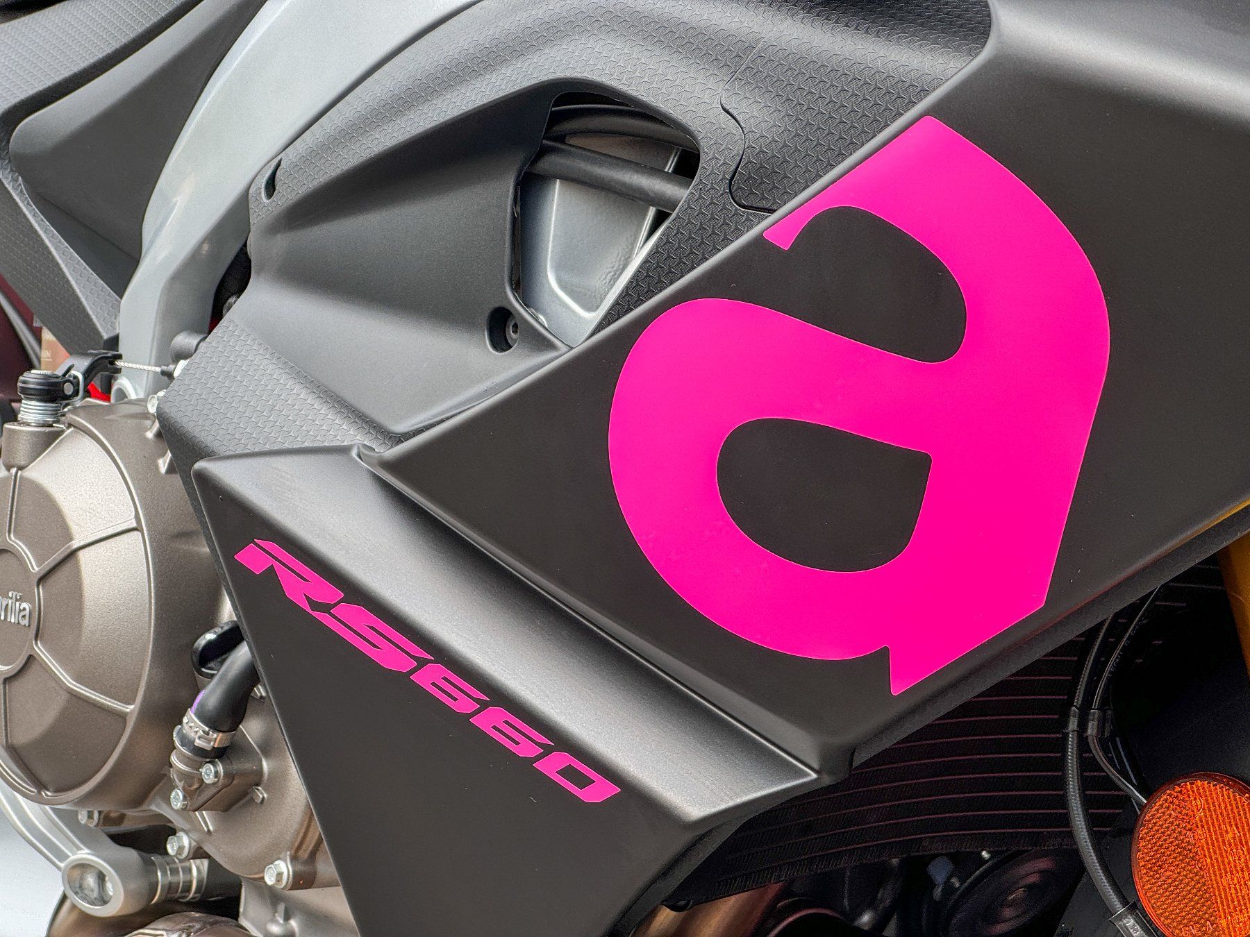 Sticker: Aprilia RS660 Sticker Kit - PINK – Nuovo e nell'imballaggio originale da Meggen venduto da leupimoto 7
