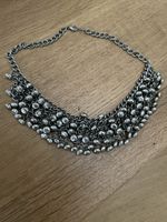 Collier mit Perlen und Kettchen, silberfarben, guter Zustand