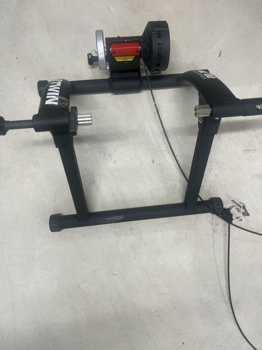 Hometrainer: Rollentrainer In'ride 100 b'twin – Nuovo (secondo la descrizione) da Uesslingen venduto da id.1