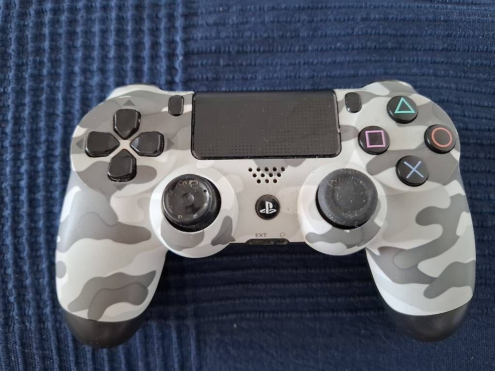 Controller: Controller PS 4 – Gebraucht aus Dielsdorf von cmo_c6hy
