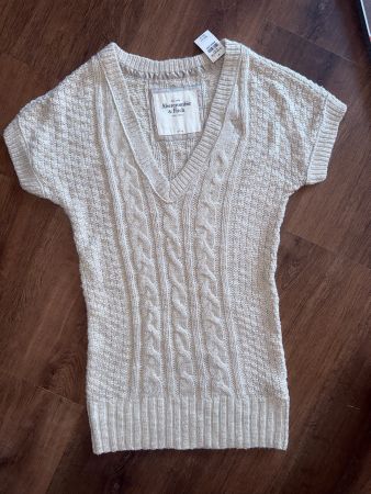 New Abercrombie cable knit sweater  - L