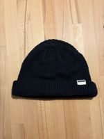 Schwarze WOODDAY Beanie – klassisch, warm & stylisch