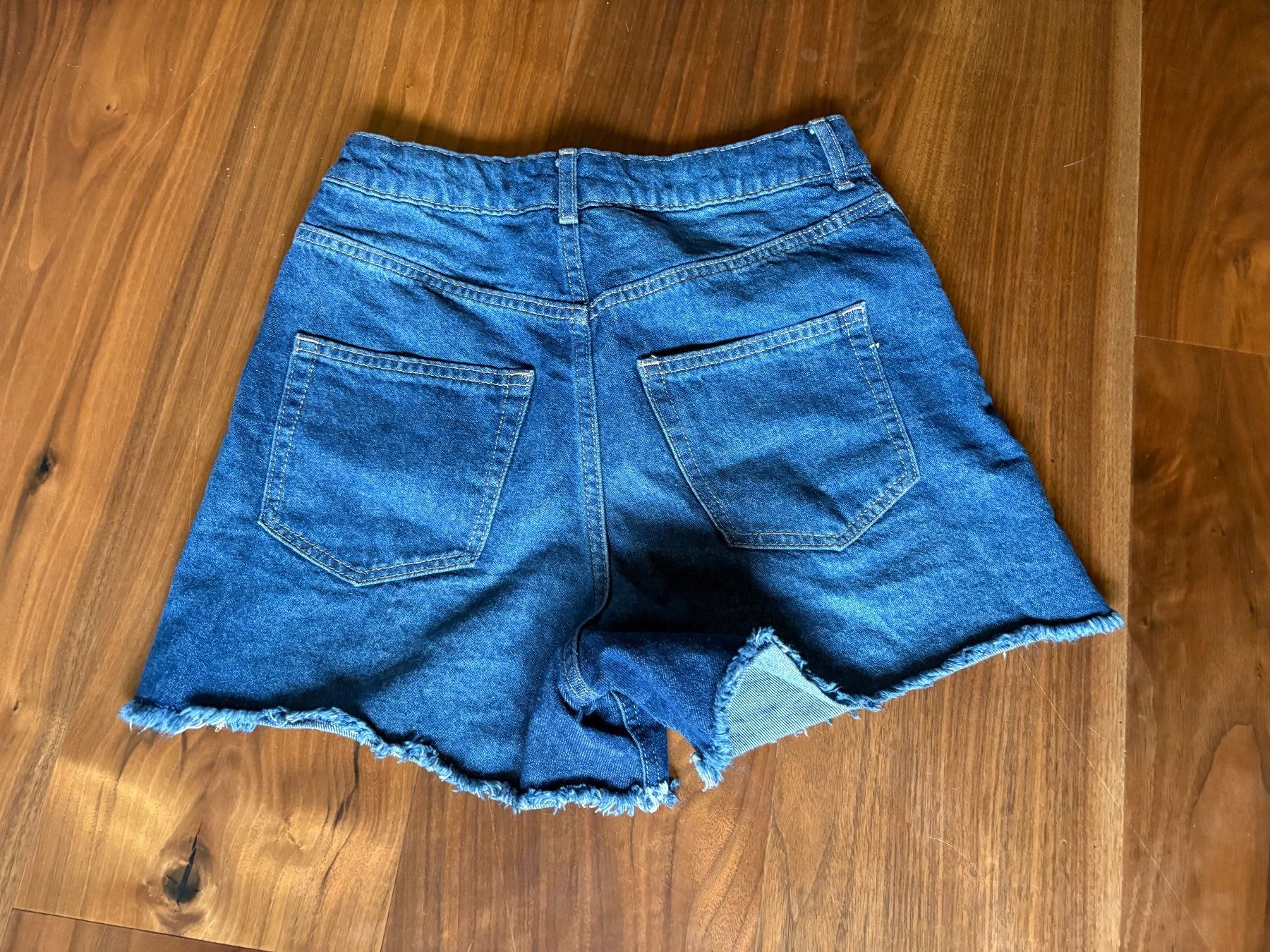 H&M Pantaloni: Jeans_kurze Hose - Shorts Grösse 164 – Usato da Wetzikon ZH venduto da Youna01 1
