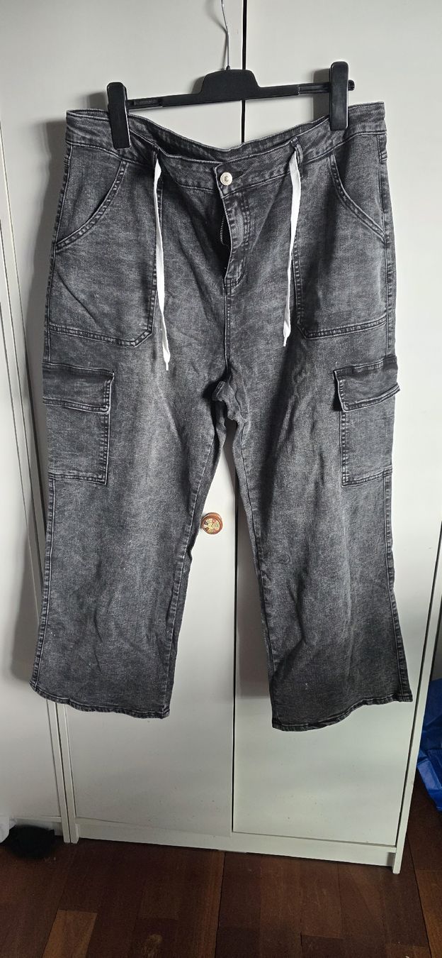 Jeans: Jean cargo – Nuovo (secondo la descrizione) da Le Noirmont venduto da lilou018
