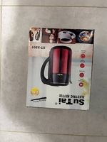 Bouilloire électrique SuTai ST-2207 rouge et noire - 2,5 L 